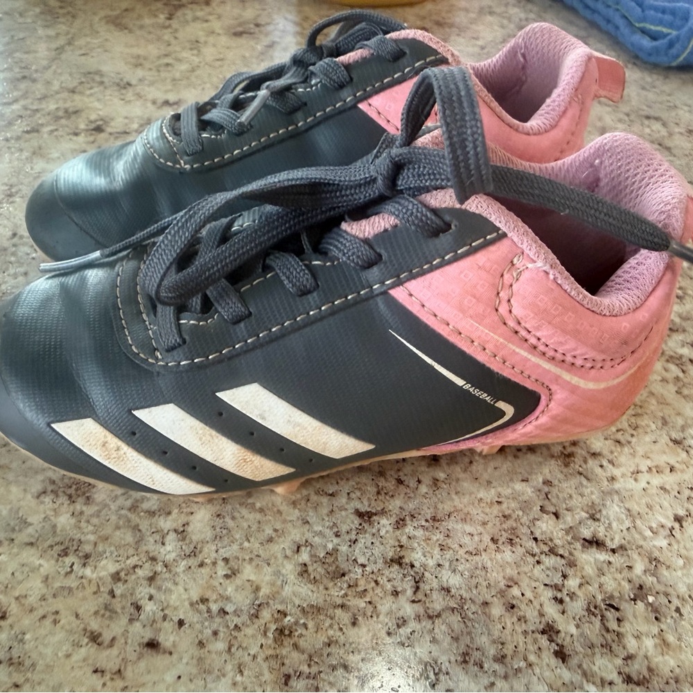 Pink & Grey Cleats - Picture 4 of 7